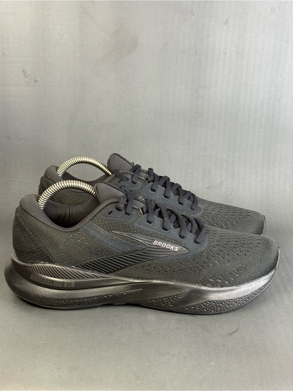 Brooks Adrenaline GTS 24 triple black athletic sneaker shoe womens size 11
